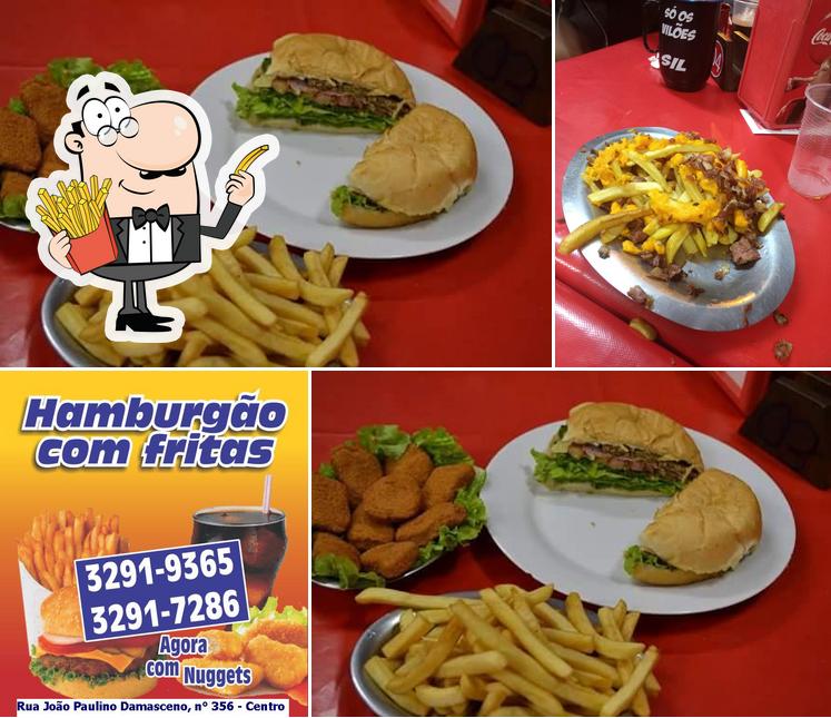 Experimente batatas fritas no Hamburgão Com Fritas