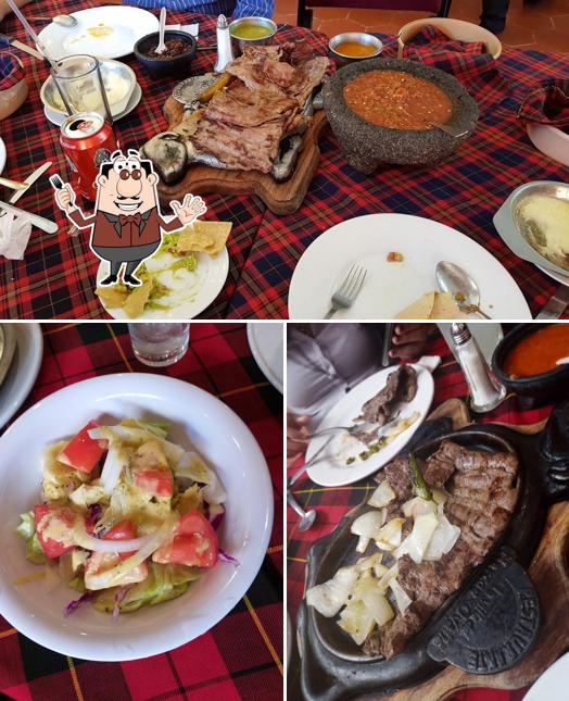 Еда в "La Casa de la Arrachera"