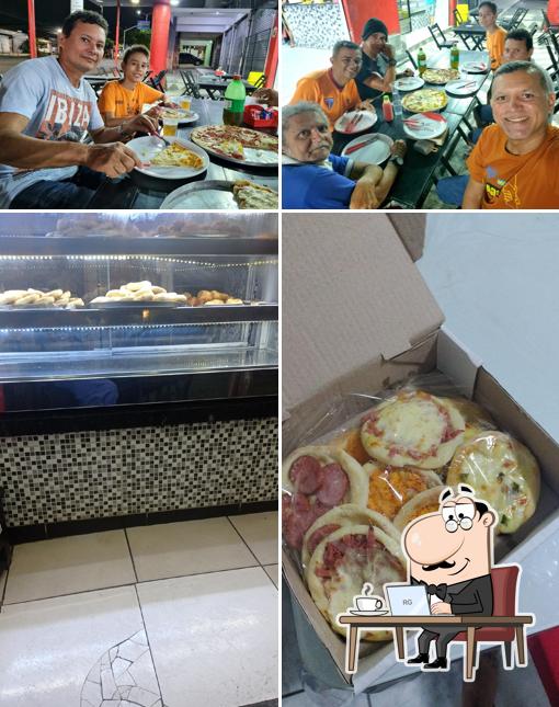 O interior do REI DA ESFIHA E DA PIZZA