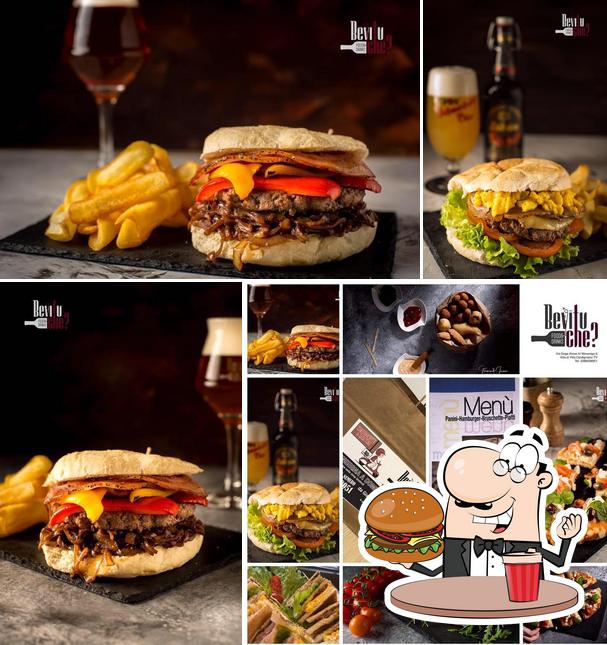 Ordina un hamburger a Bar Bevituche?