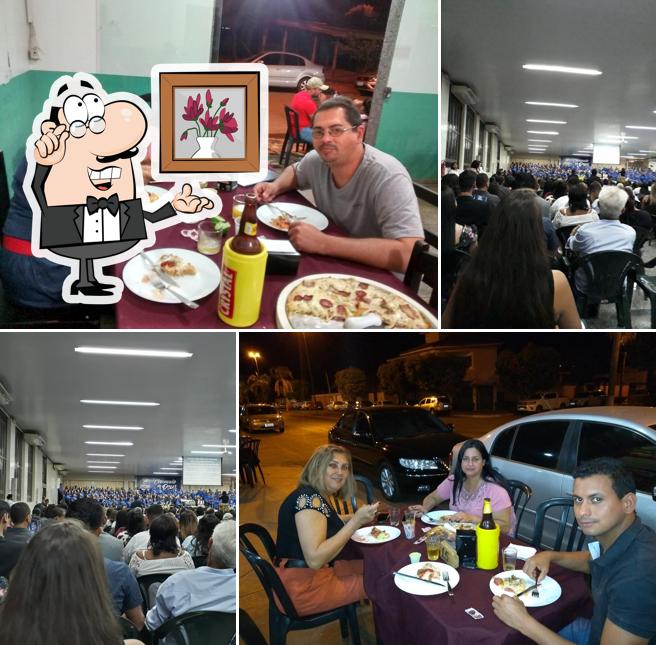 Veja imagens do interior do Adella Pizzaria