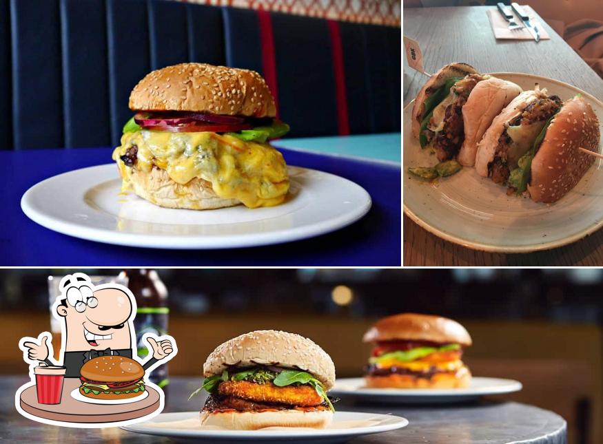 "Gourmet Burger Kitchen" предоставляет большое количество вариантов для любителей гамбургеров