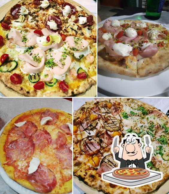 Ordina tra le svariate varianti di pizza