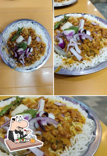 Food at Ambarsariya Rajma chawal