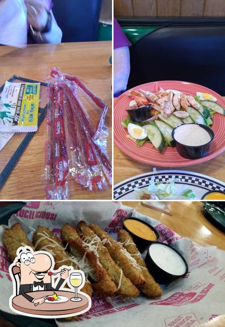 Food at Quaker Steak & Lube