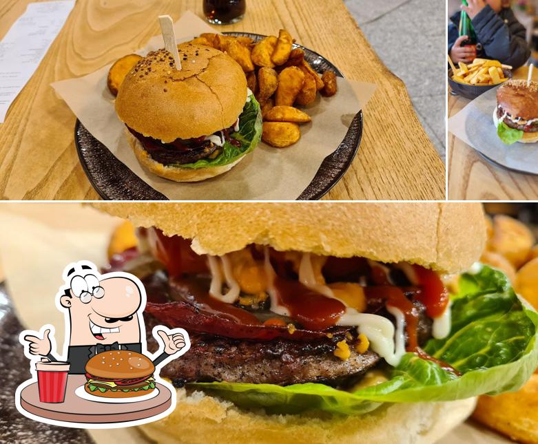 Les hamburgers de Four Brothers Burger Smash flame grilled Burgers will conviendront une grande variété de goûts