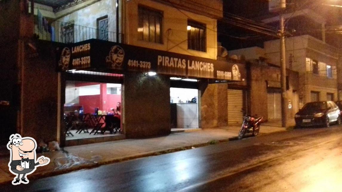 Look at this picture of Piratas Lanches