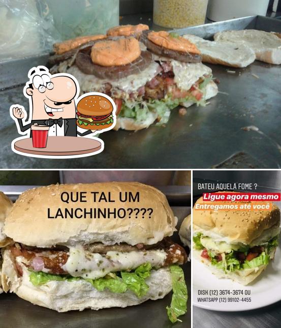 Experimente um hambúrguer no Escondidinho Lanches