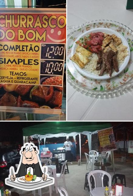 Esta é a imagem apresentando comida e interior no Churrasco do Bom