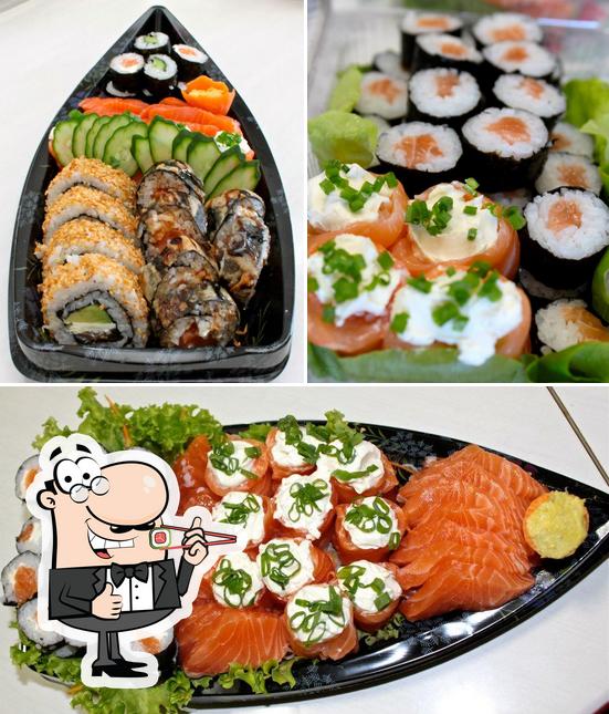 Peça diferentes opções de sushi