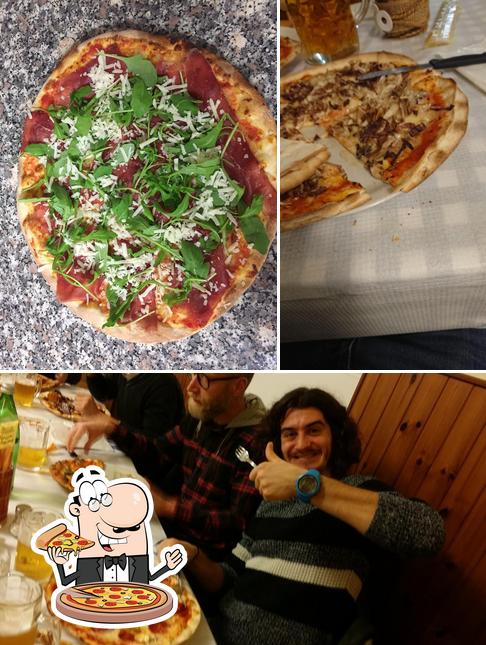 Scegli una pizza a Pizzeria Santos