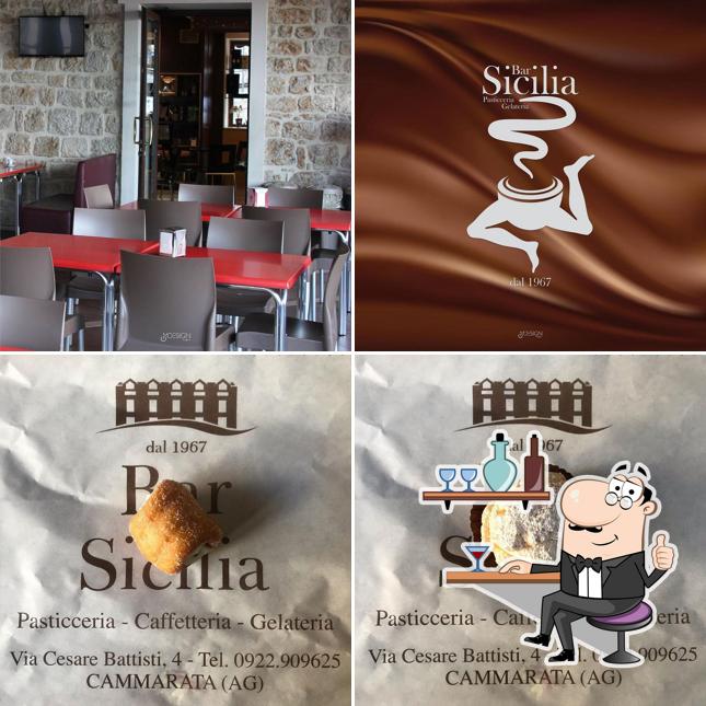 Siediti a un tavolo di Bar Sicilia