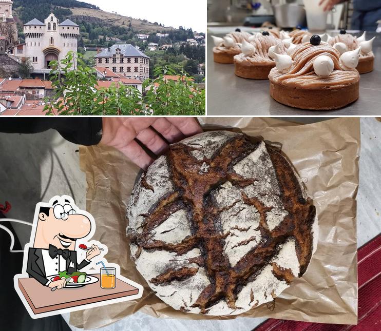 Parmi les différentes choses de la nourriture et la extérieur, une personne peut trouver sur Boulangerie Mallet