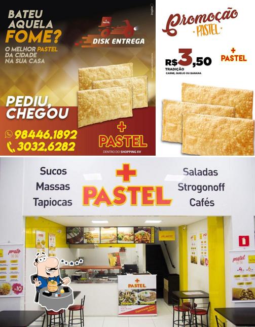 Entre diferentes coisas, comida e interior podem ser encontrados no Mais pastel