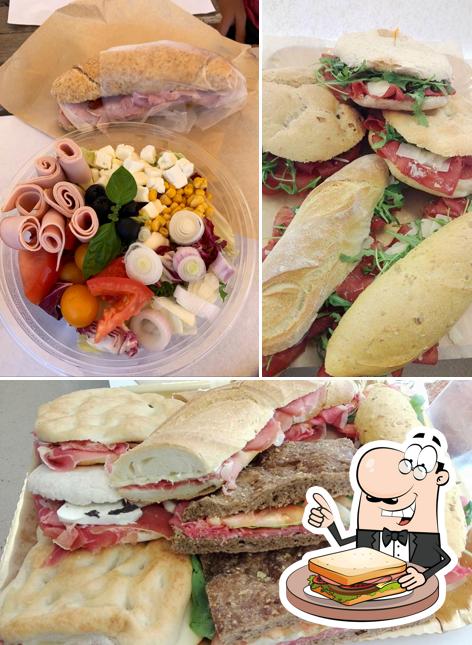 Ordina un panino a Officina del Gusto