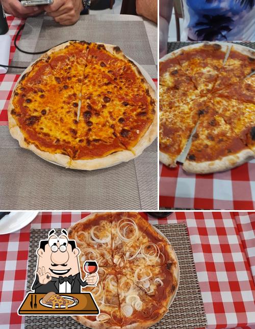 Tómate una pizza en Little Brother Pizzaria ตี๋เล็ก - pattaya sai 2 (italian restaurant)