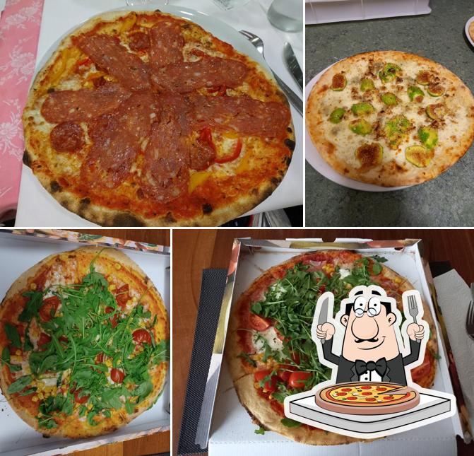 A Giordano's Pizza, puoi prenderti una bella pizza