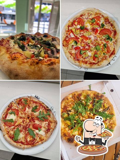 Pick pizza at Pi Pizza und Eis am Neckar