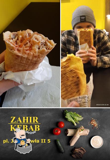 Comida en Zahir Kebab
