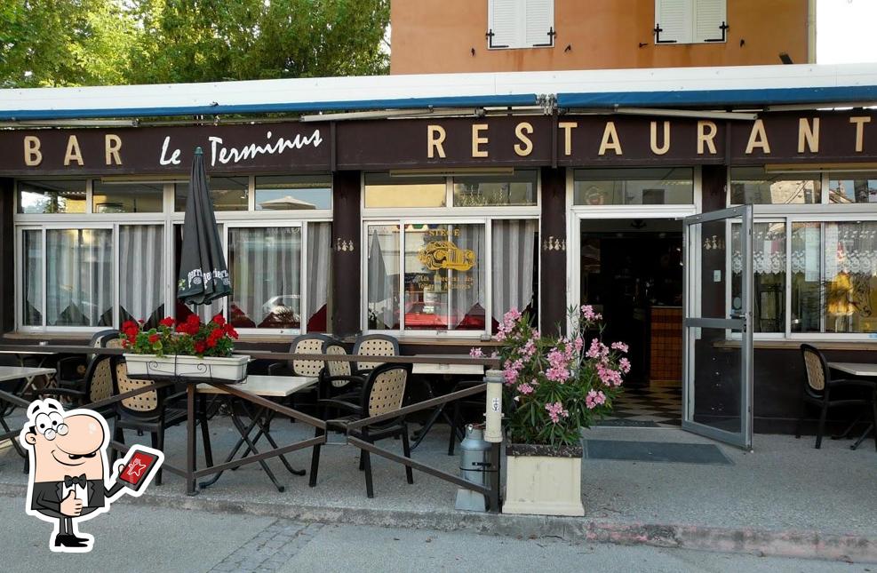 Взгляните на фотографию ресторана "Le Terminus"