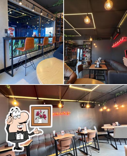 Veja imagens do interior do Duckbill Cookies & Coffee - Cachoeirinha/RS