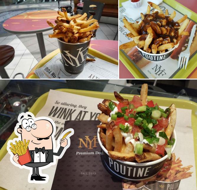 A New York Fries Metrotown vous pouvez prendre des frites, des pommes frites