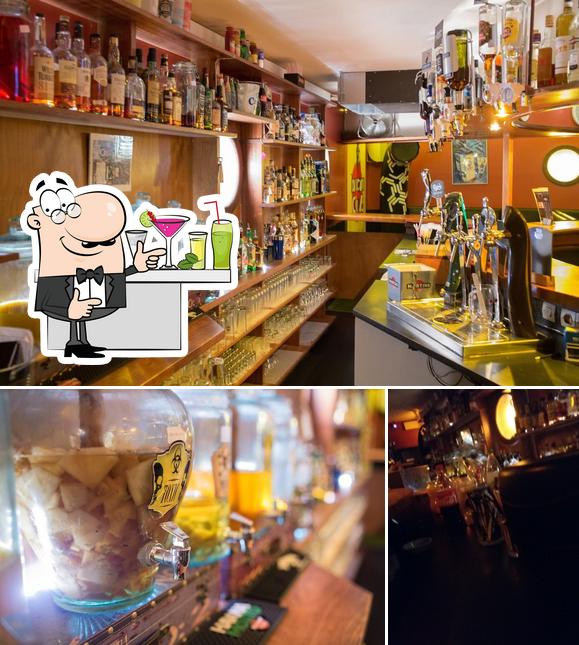 Entre la variedad de cosas que hay en Sarl Bul Club - Pub también tienes barra de bar y postre