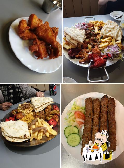 Еда в "Zaiqa Restaurant & Takeaway"