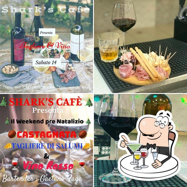 Shark's Cafè serve alcolici