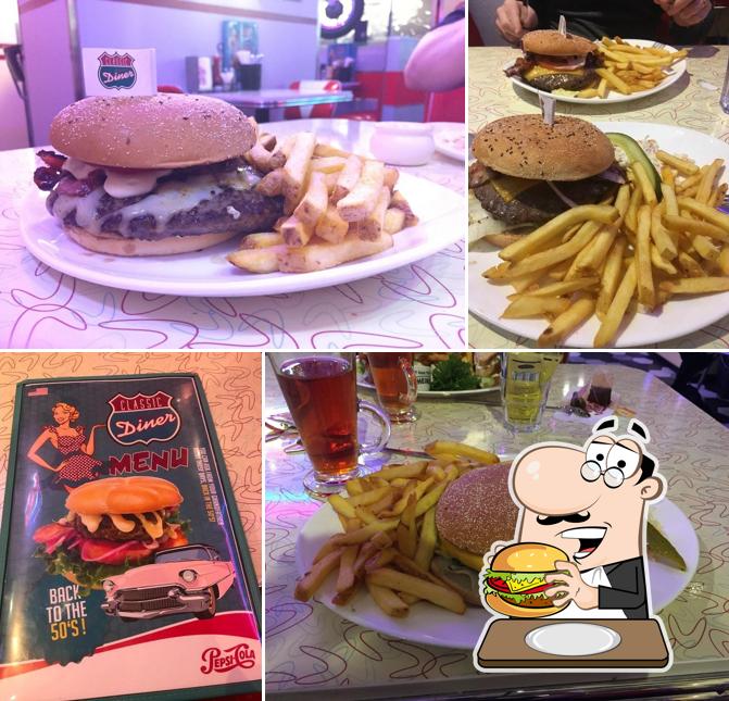 Prueba una hamburguesa en Classic American Diner, Citykäytävä
