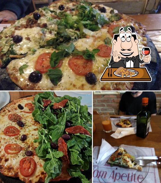 Peça diversos estilos de pizza
