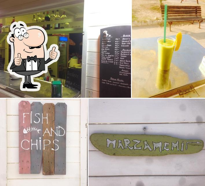 Ecco un'immagine di Tropical fish bar