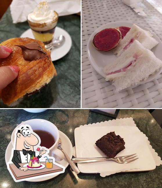 Pasticceria&Caffè Corsini offre un'ampia selezione di dessert