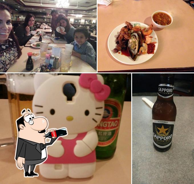 Las fotos de bebida y comedor en Golden Palace