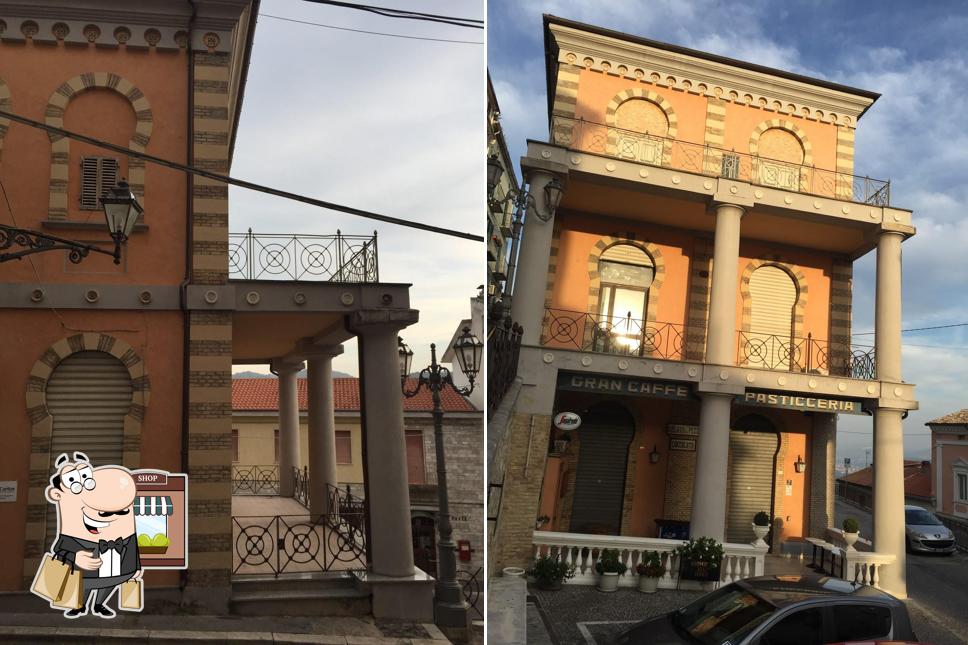 Guarda gli esterni di Gran Caffè Del Borgo dal 1927