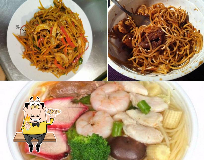 Попробуйте блюда с морепродуктами в "Noodle Canteen"