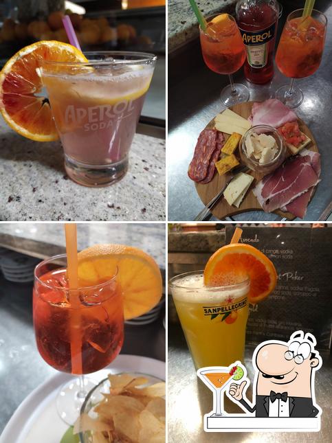 Goditi un drink dal menu