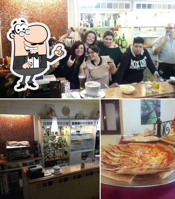 Las imágenes de interior y pizza en Caffetteria del Palazzo