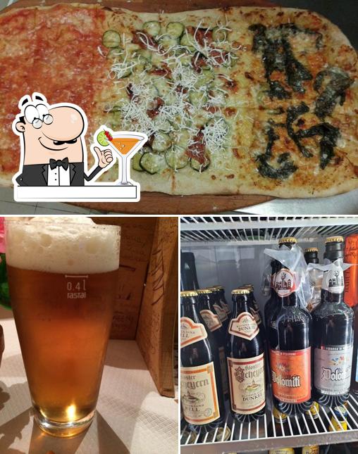 Parmi les différentes choses de la boire et la pizza, une personne peut trouver sur Osteria Salicicchia Pizzeria/Ristorante