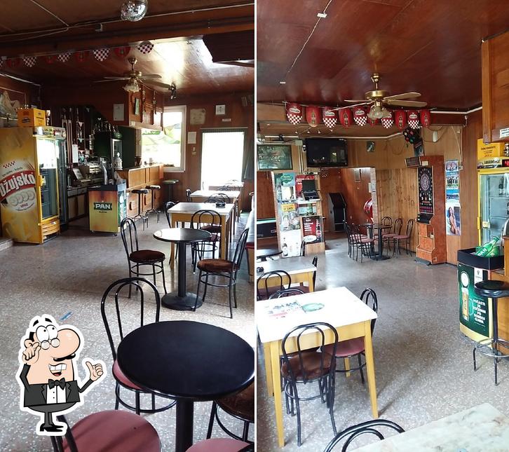 Gli interni di Caffe Bar "KUPA"