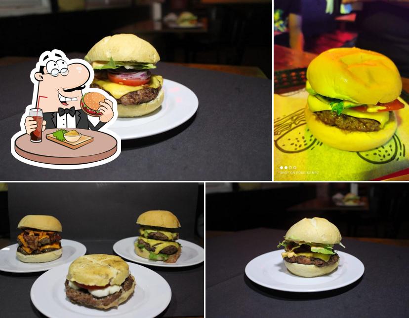 Delicie-se com um hambúrguer no Mascoth Bar e Burguer