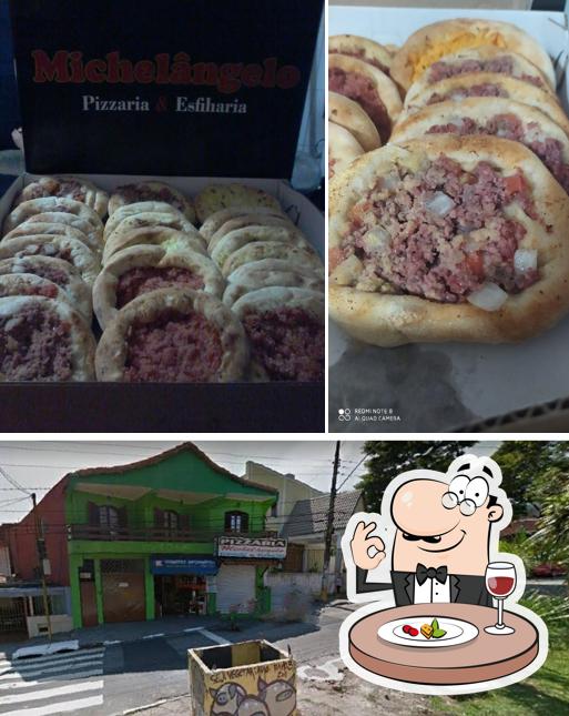 A Michelângelo Pizzaria & Esfiharia se destaca pelo comida e exterior