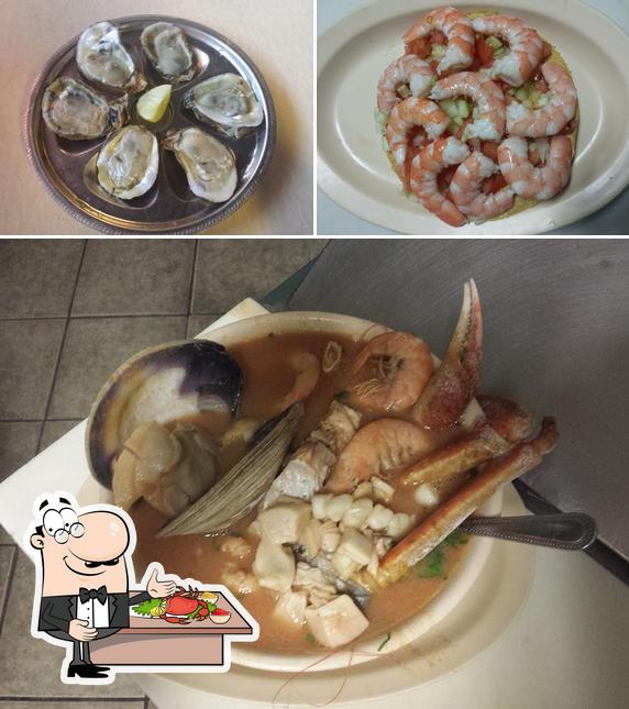 Order different seafood items served at Mariscos Las Islitas 1