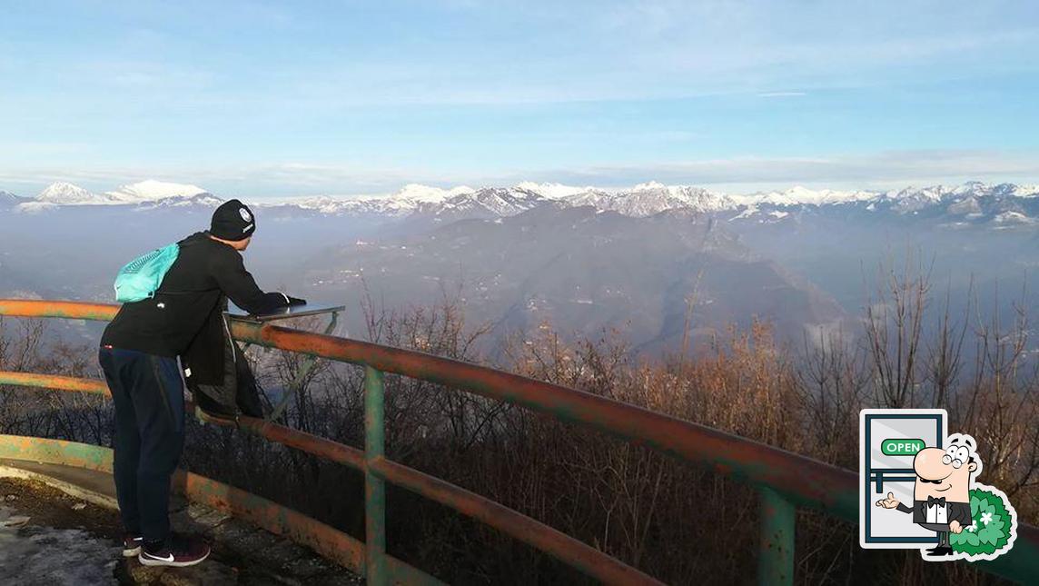 Guarda gli esterni di Casa del Giovane