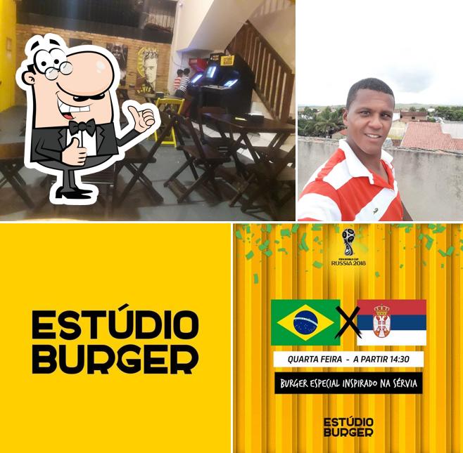 Here's an image of Estúdio Burger