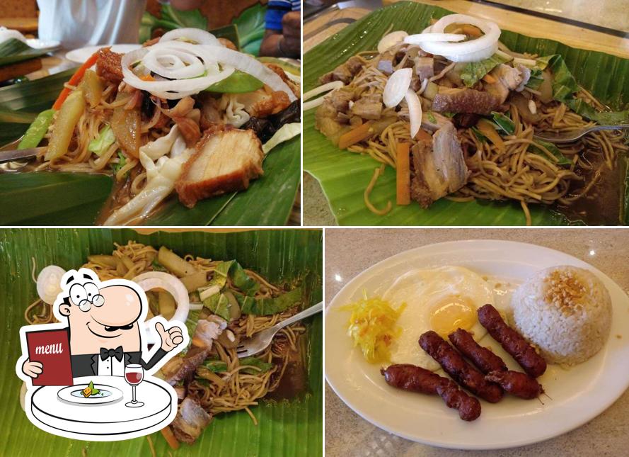 Comida en Buddy's Pancit Lucban