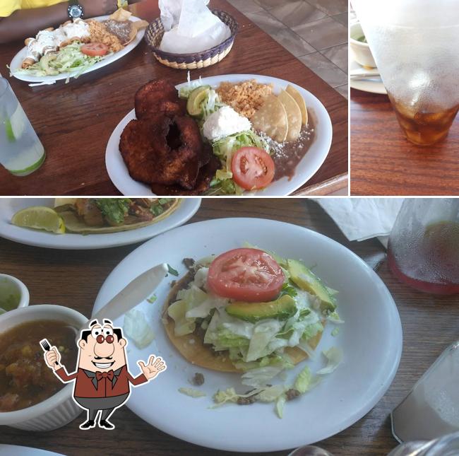 Это снимок, где изображены еда и пиво в El Patron Restaurant & Lounge