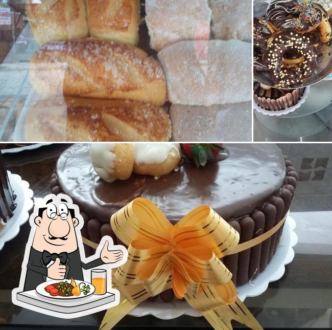 Comida em Padaria e Confeitaria Viana