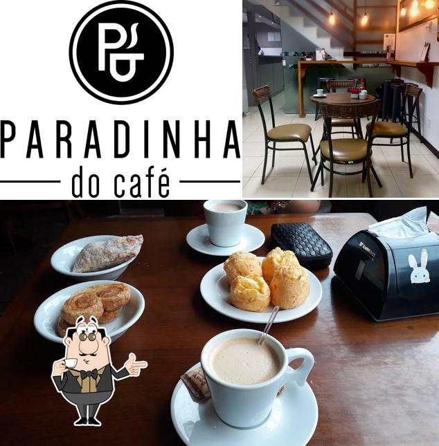 Desfrute de um drinque no Paradinha Do Café