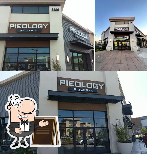 The exterior of Pieology Pizzeria, Delta Shores Sacramento